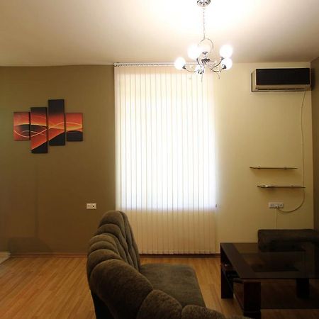 Studio With Balcony On Sayat Nova Avenue يريفان المظهر الخارجي الصورة