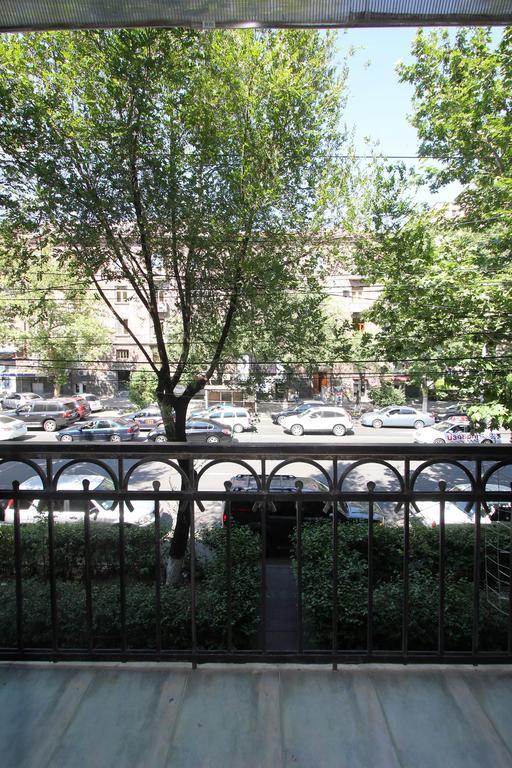 Studio With Balcony On Sayat Nova Avenue يريفان المظهر الخارجي الصورة