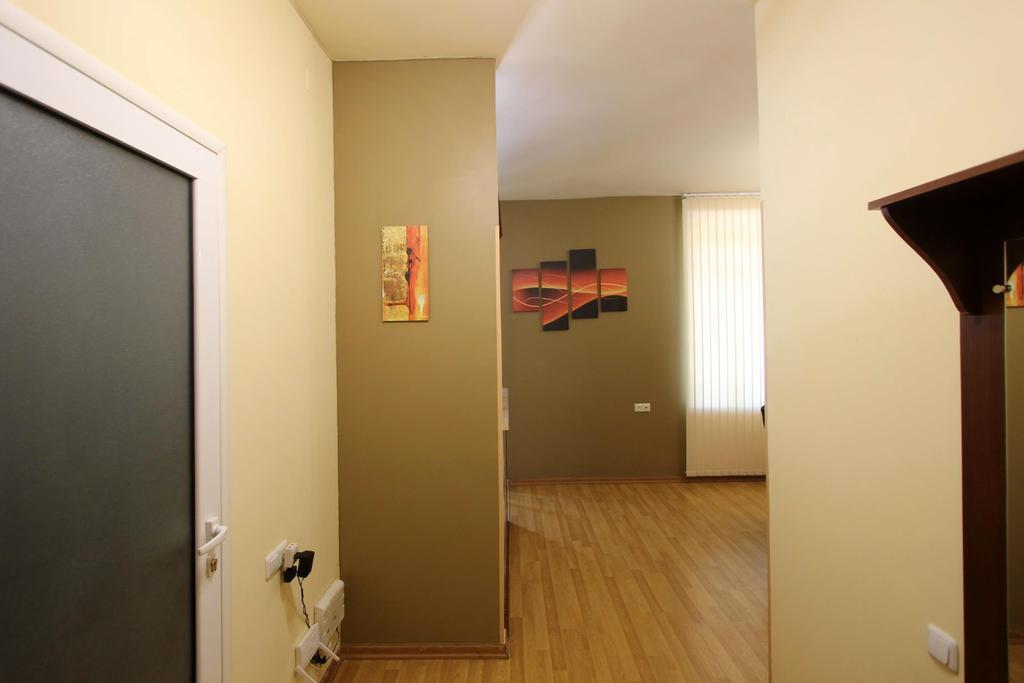 Studio With Balcony On Sayat Nova Avenue يريفان المظهر الخارجي الصورة