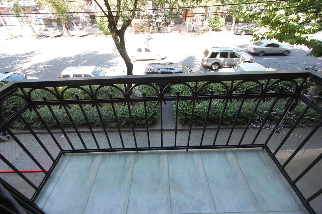 Studio With Balcony On Sayat Nova Avenue يريفان المظهر الخارجي الصورة